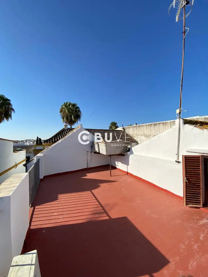 Vista exterior de Casa o xalet en venda en Lebrija amb Calefacció, Jardí privat i Terrassa