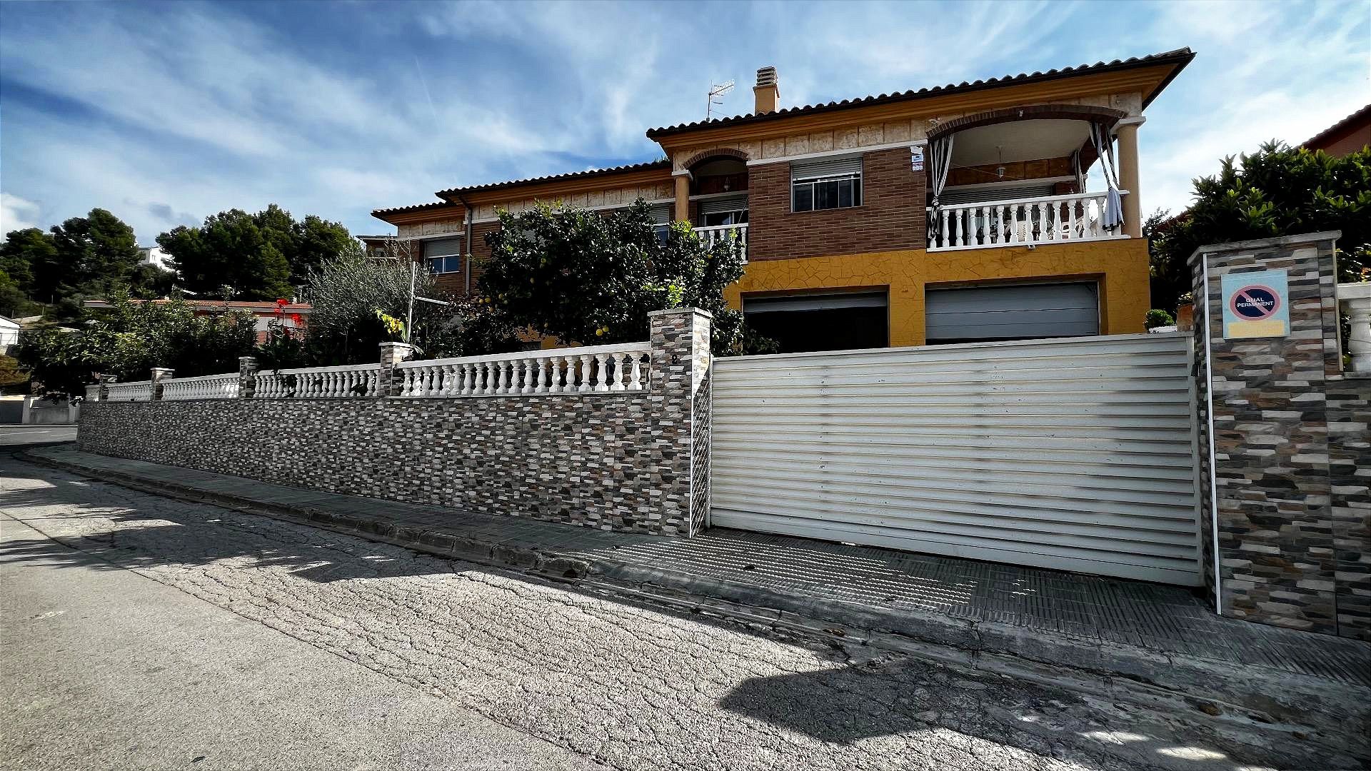 Exterior view of House or chalet for sale in Calafell  with Private garden, Terrace and Balcony