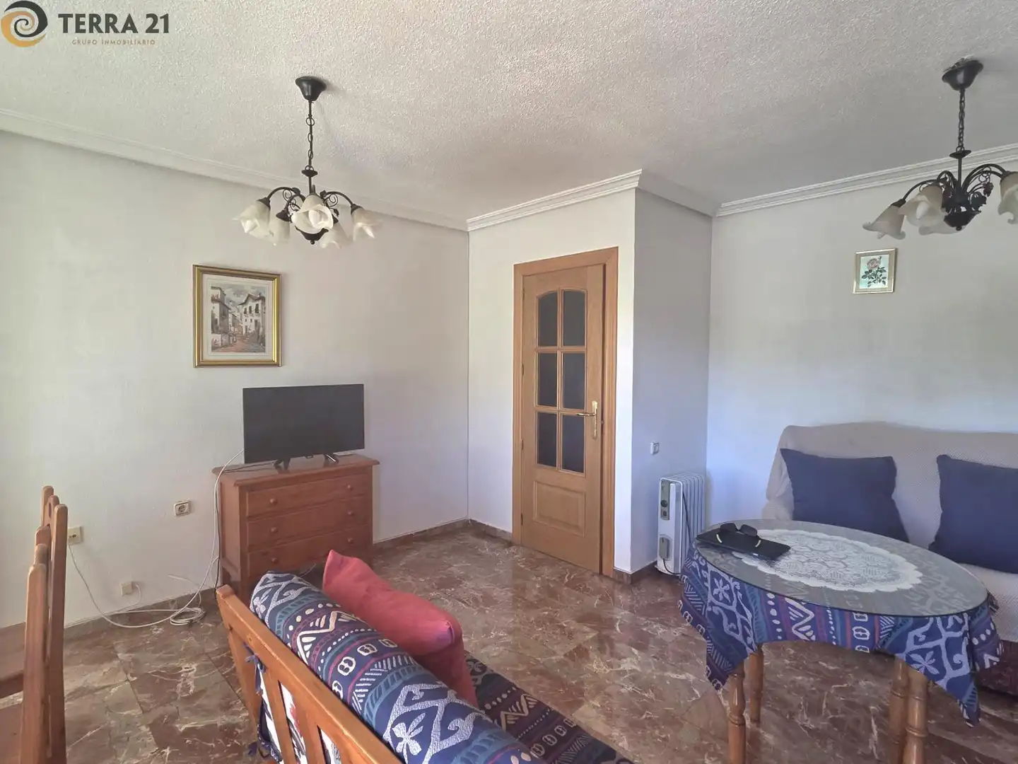 Sala d'estar de Pis de lloguer en Jaén amb Calefacció, Terrassa i Moblat