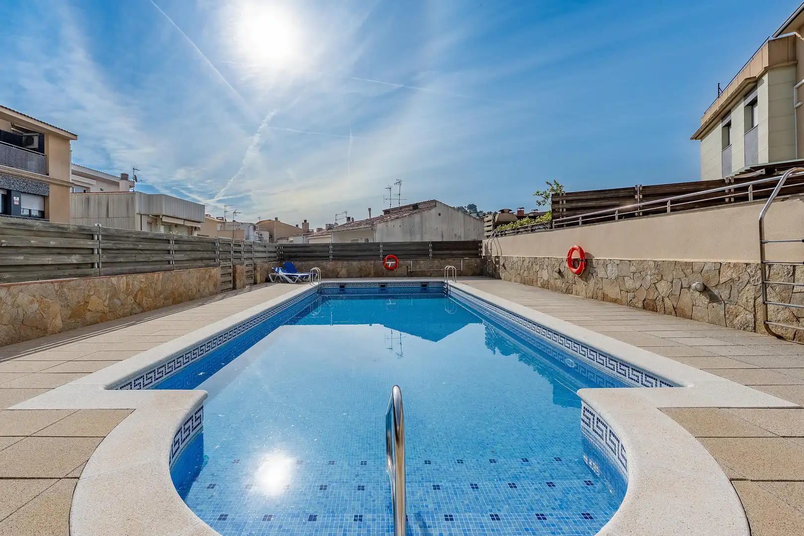 Piscina de Casa o chalet en venta en Vallirana con Aire acondicionado, Calefacción y Jardín privado