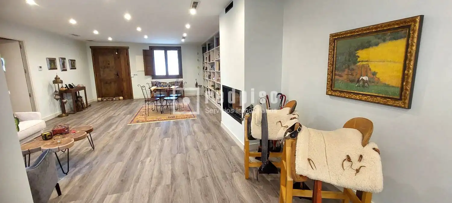 Living room of Houses for sale in Malpica de Tajo  with Air Conditioner, Heating and Storage room
