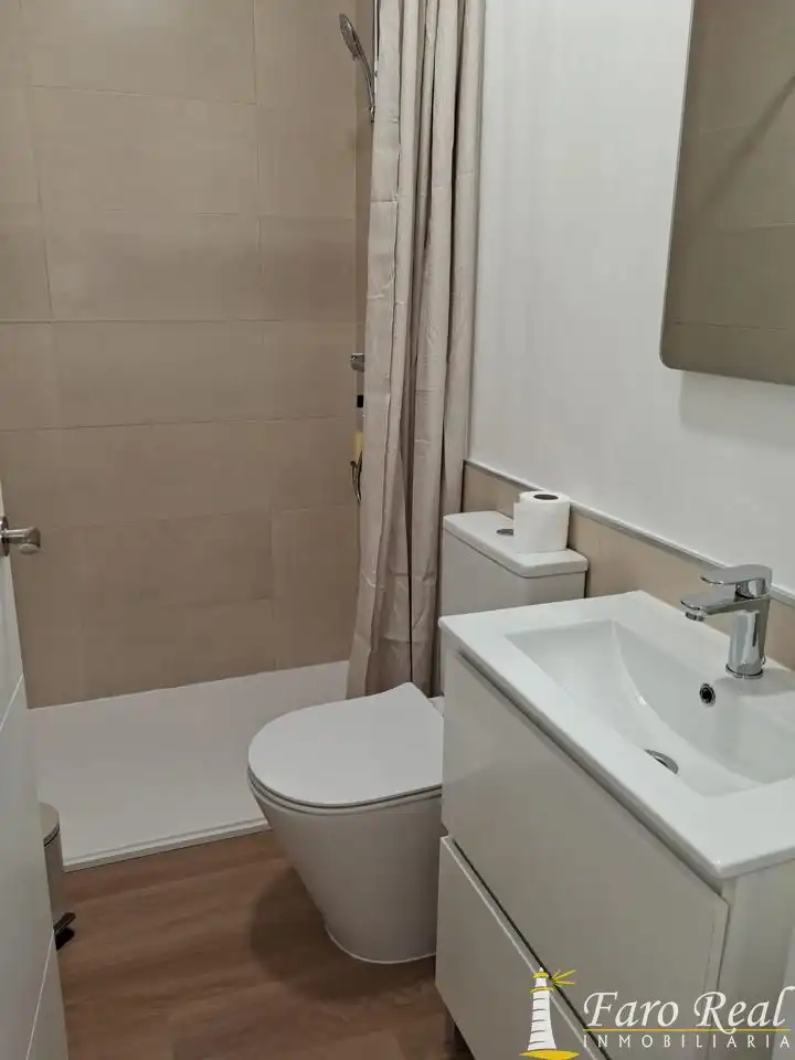 Baño de Piso de alquiler en Sanlúcar de Barrameda con Aire acondicionado y Amueblado