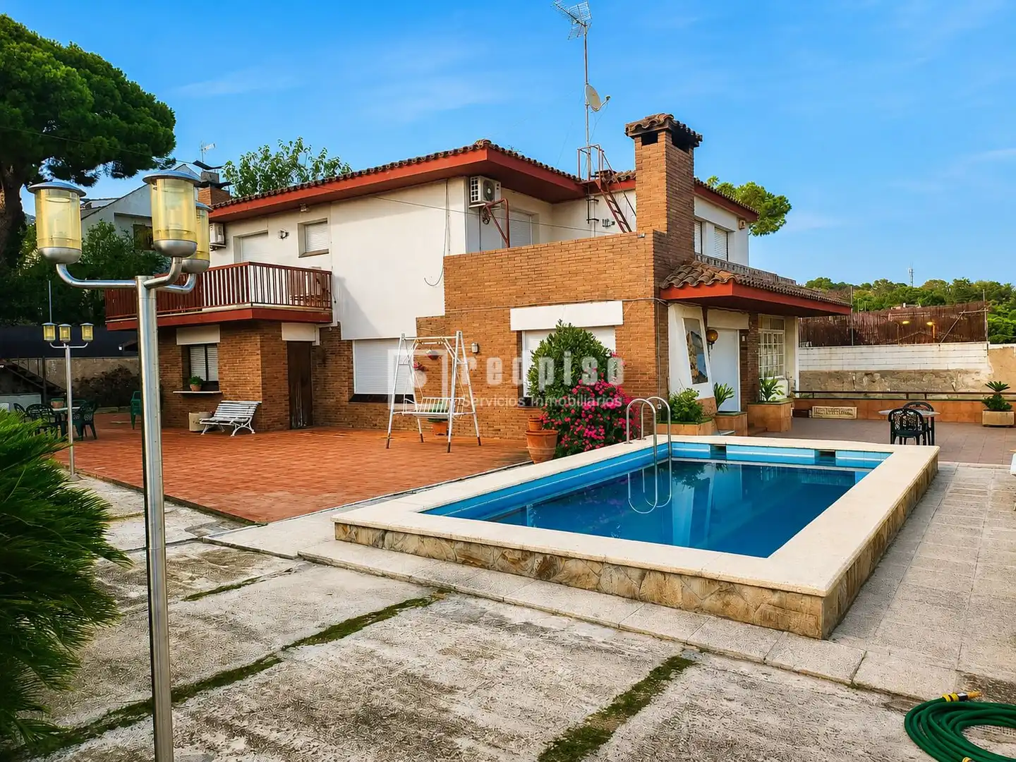 Exterior view of Houses for sale in Badalona  with Air Conditioner, Heating and Private garden