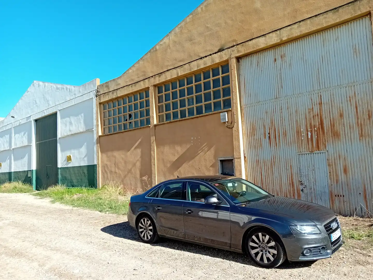 Vista exterior de Nau industrial de lloguer en Calahorra