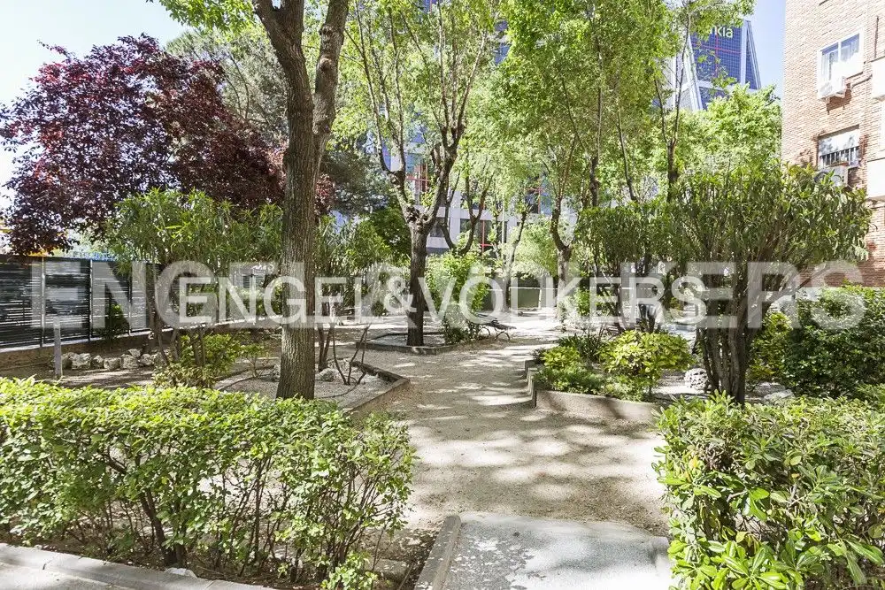 Exterior view of Flat for rent in Madrid  with Air Conditioner and Heating