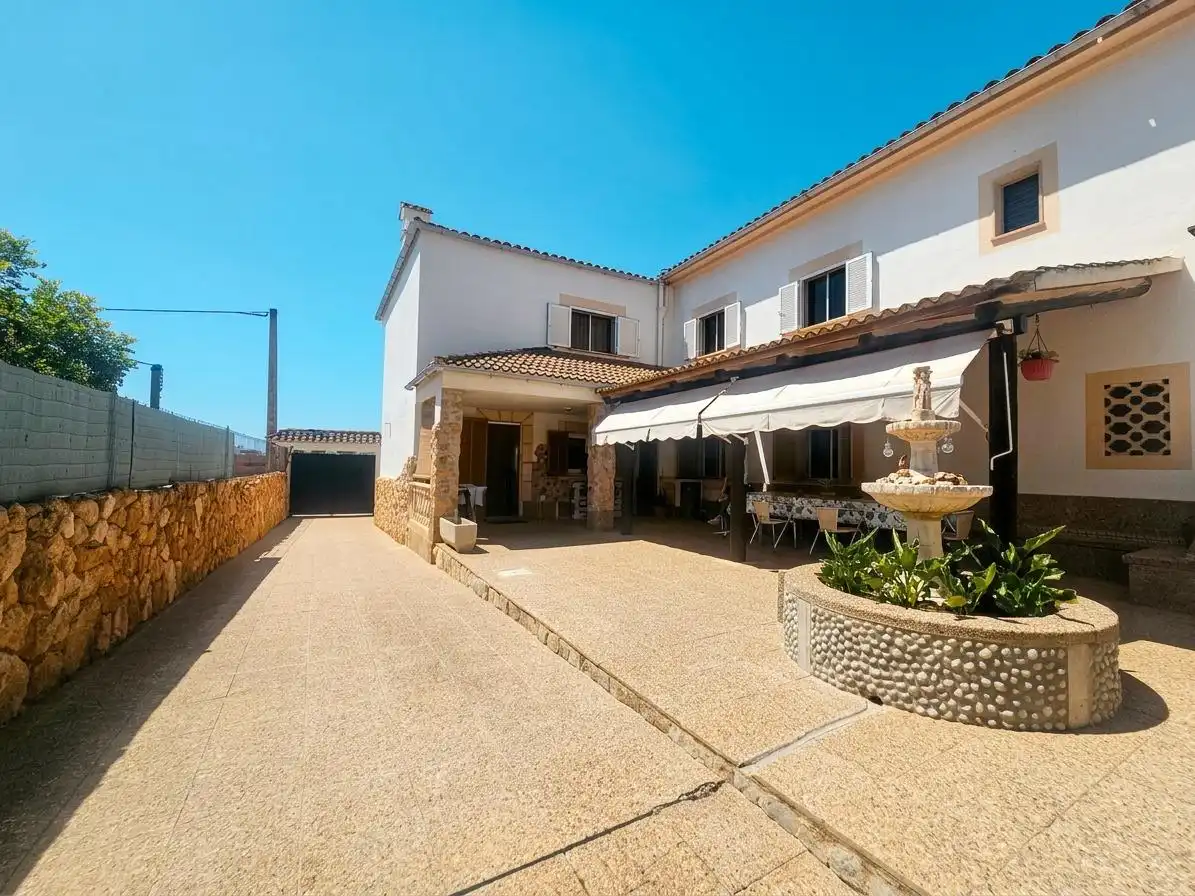 Vista exterior de Casa o chalet en venta en  Palma de Mallorca con Piscina comunitaria