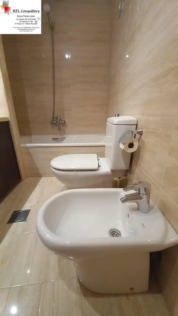 Baño de Apartamento en venta en L'Ampolla con Terraza, Amueblado y Piscina comunitaria