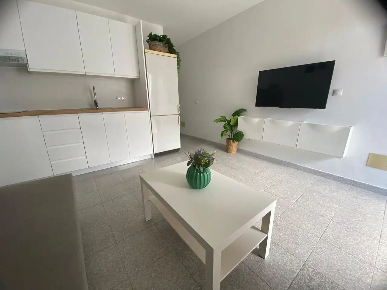 Sala de estar de Apartamento de alquiler en San Bartolomé de Tirajana con Terraza, Amueblado y Piscina comunitaria