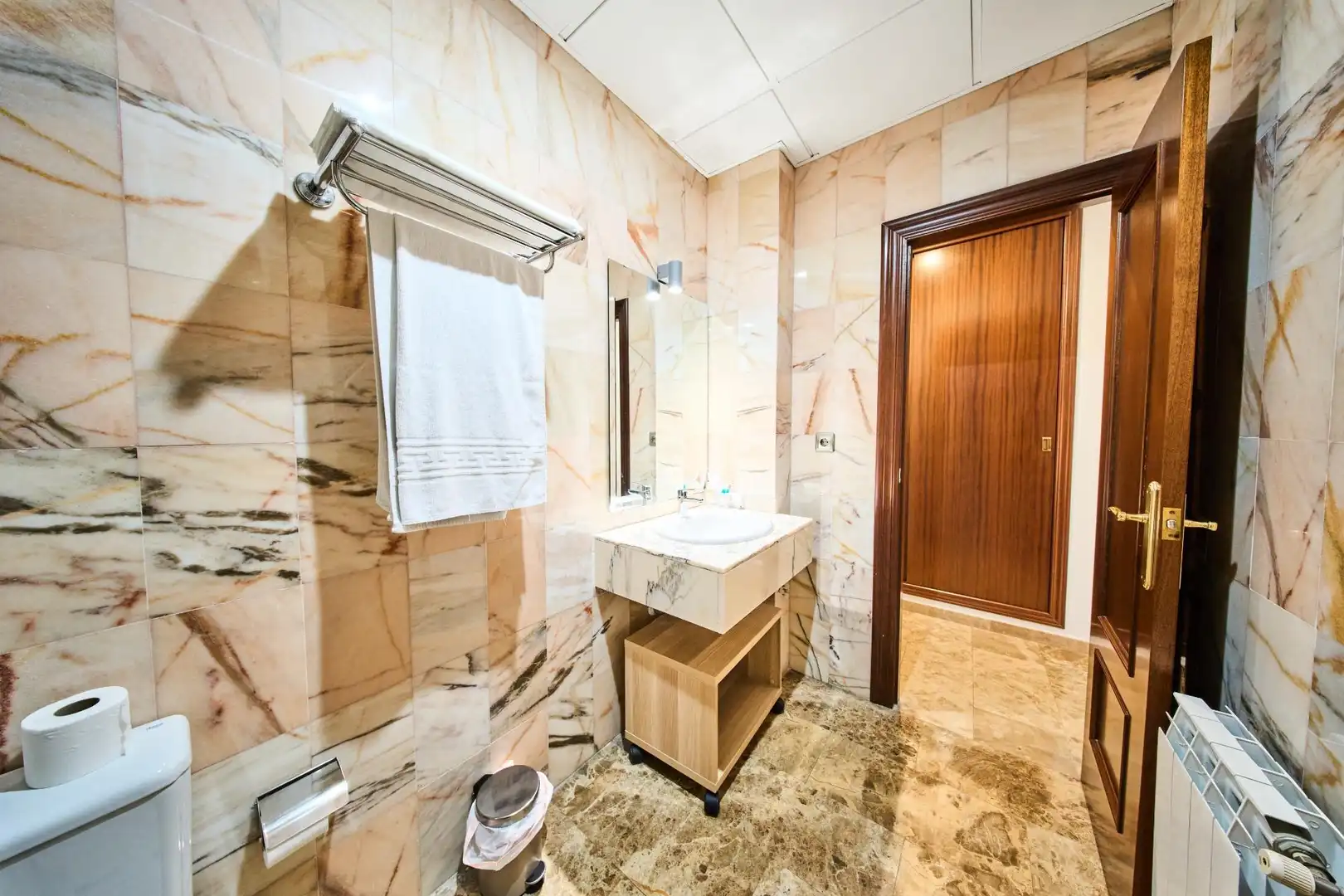 Bathroom of Buildings for sale in Quesada