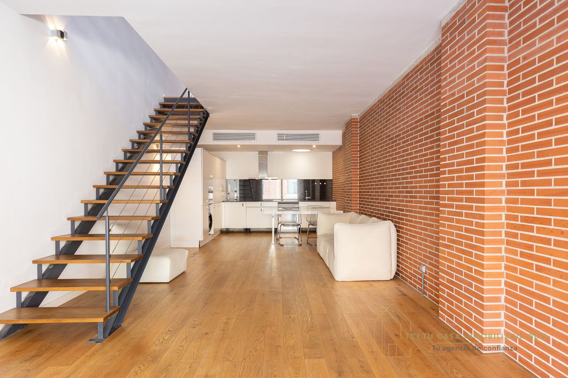 Sala d'estar de Dúplex en venda en  Barcelona Capital amb Aire condicionat i Calefacció