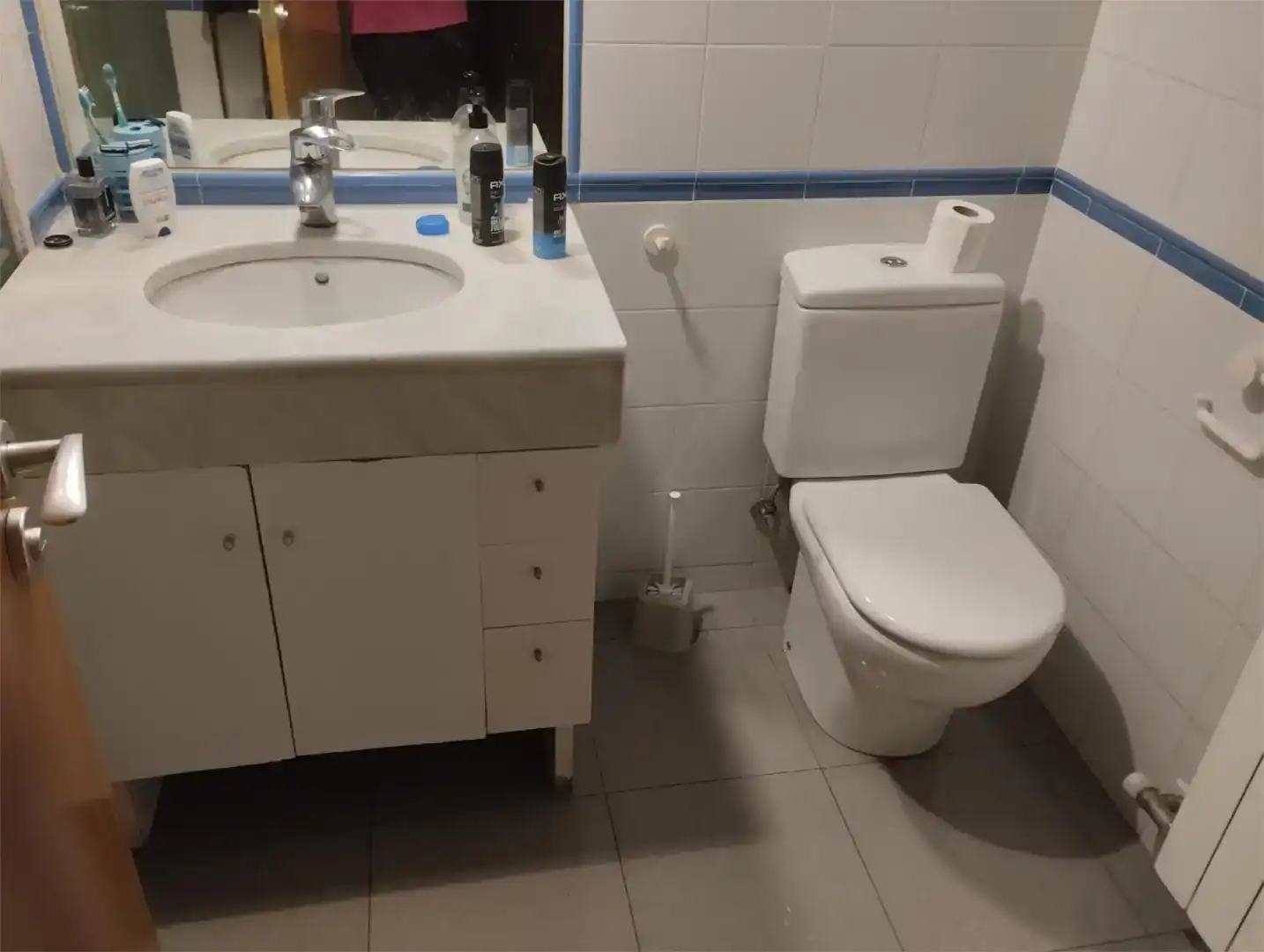Badezimmer von Wohnung zur untervermieten in Sabadell mit Klimaanlage, Parkett und Möbliert