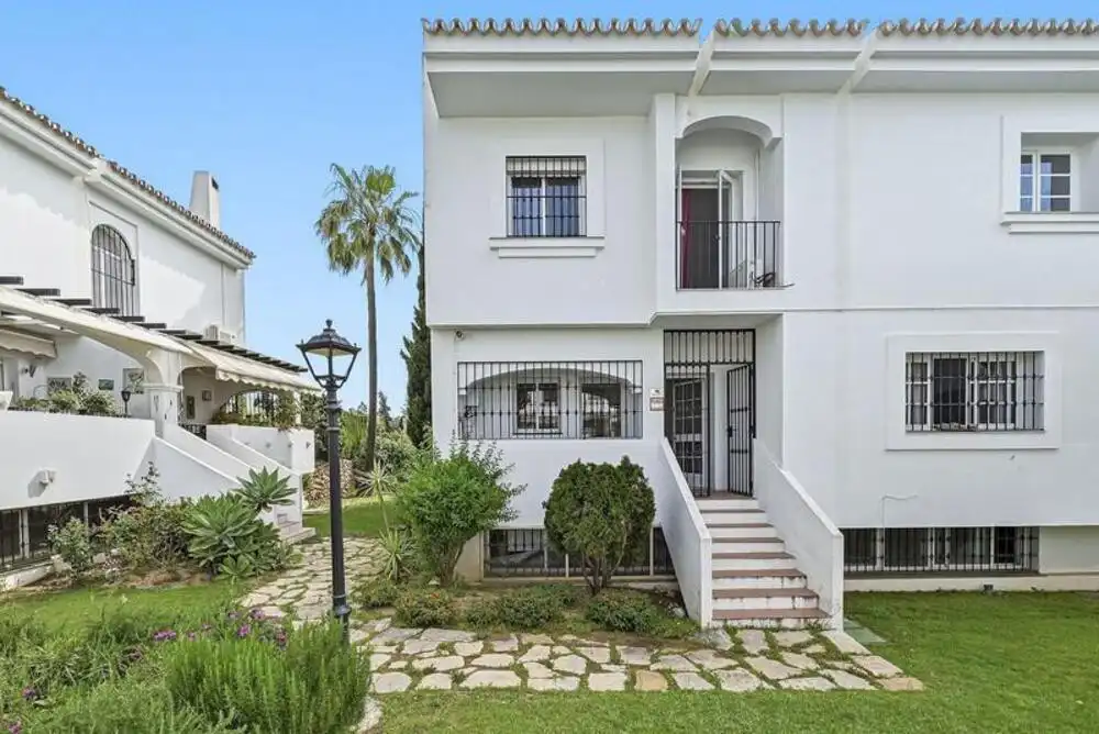 Reihenhaus mit Terrasse zum Verkauf in Nueva Andalucía, imagen 22