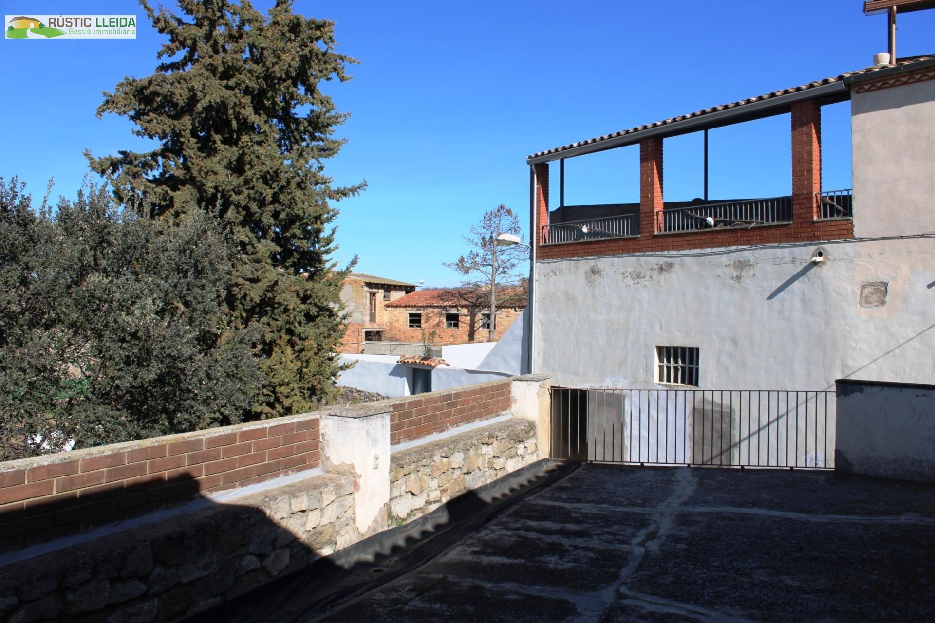Vista exterior de Casa adosada en venta en Tàrrega con Terraza, Trastero y Balcón
