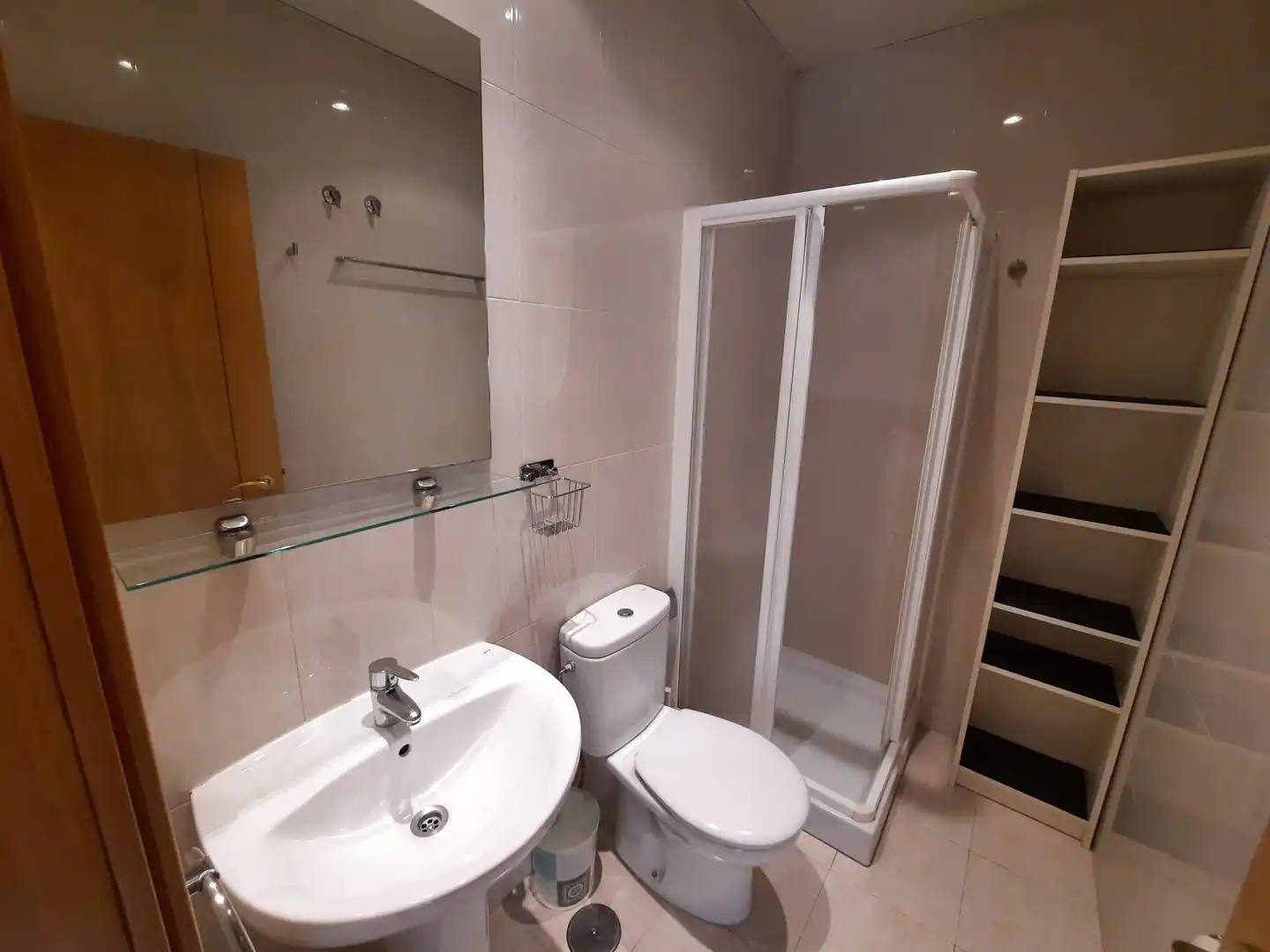 Flat with terrace to rent in Calle Santa Escolástica, imagen 10