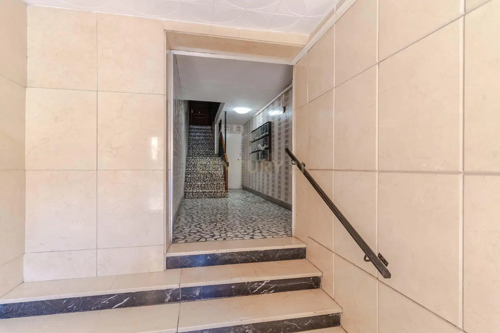 Flat for sale in Granada  with Air Conditioner and Balcony