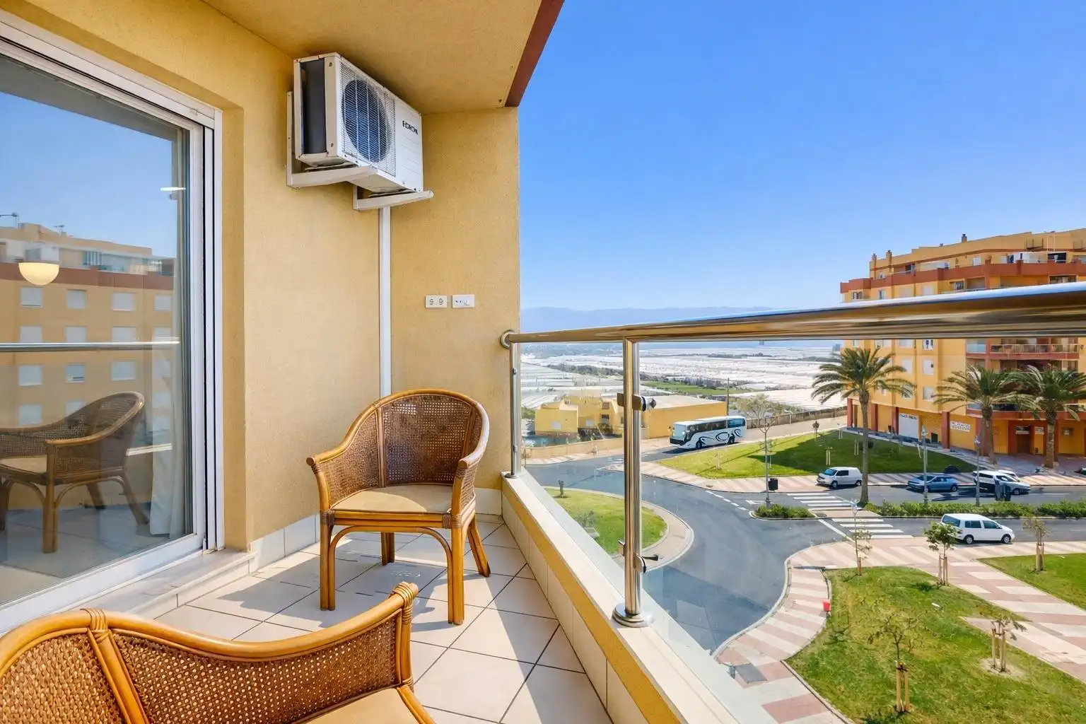 Balcony of Flat for rent in Roquetas de Mar  with Air Conditioner, Heating and Private garden