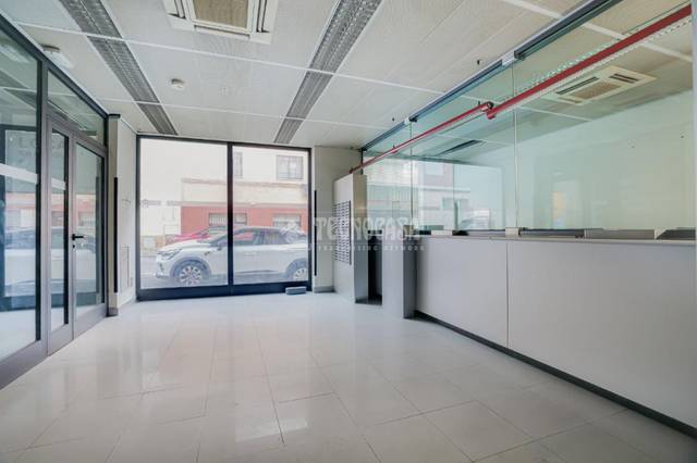 Local comercial en Alquiler en Ca n'Oriol