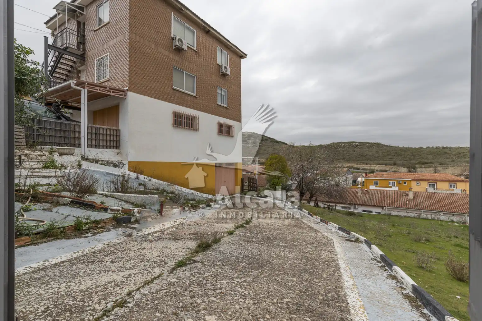 Vista exterior de Casa o xalet en venda en Villalbilla amb Aire condicionat, Calefacció i Jardí privat