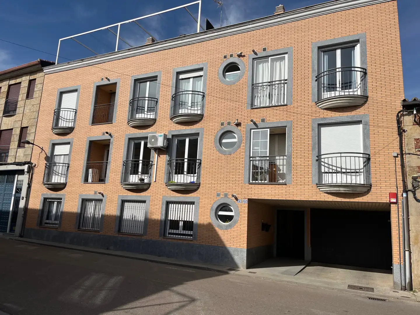 Exterior view of Flat for sale in Castellanos de Moriscos  with Heating, Parquet flooring and Furnished