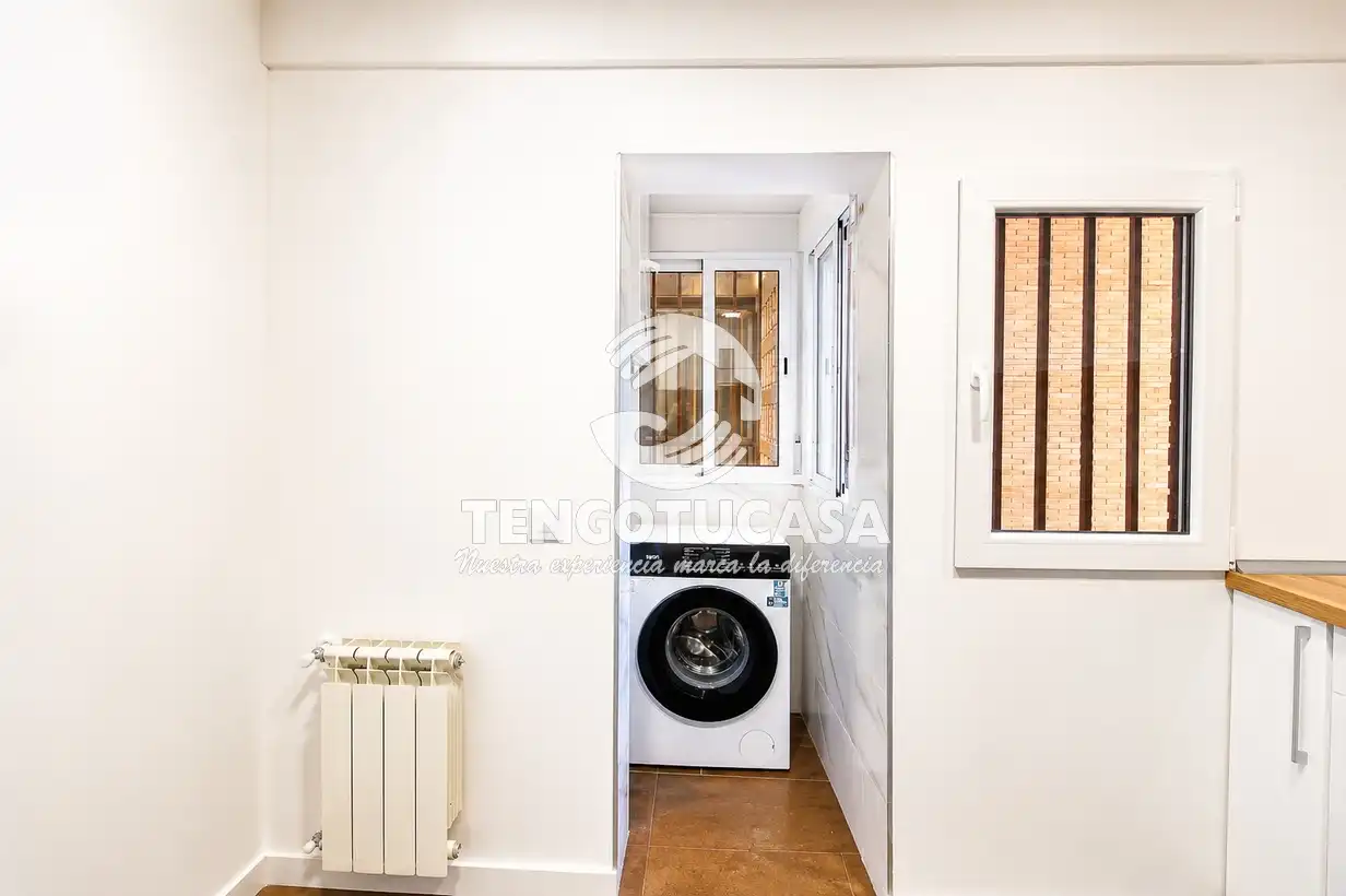 Flat for sale in Madrid  with Air Conditioner, Heating and Terrace