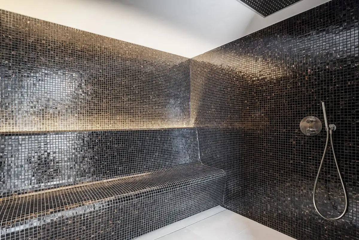 Bathroom of Houses for sale in Nueva Andalucía