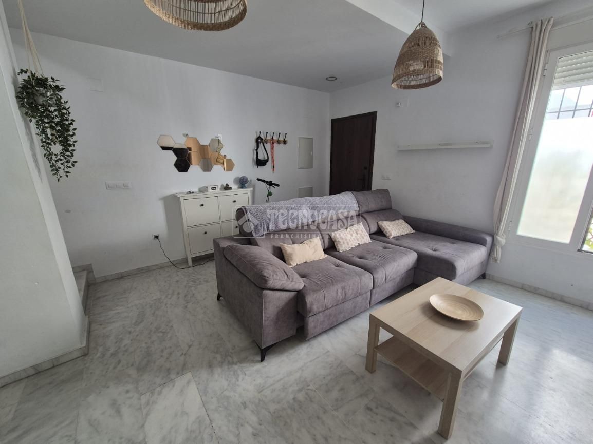 Sala d'estar de Casa adosada en venda en Bormujos amb Aire condicionat, Calefacció i Terrassa