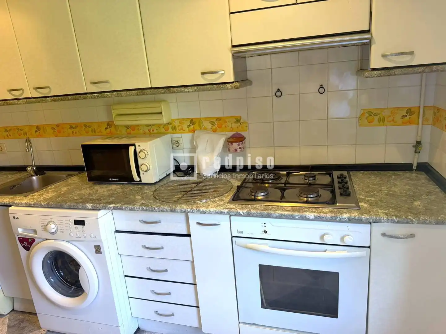 Cocina de Apartamento de alquiler en Madrid con Terraza