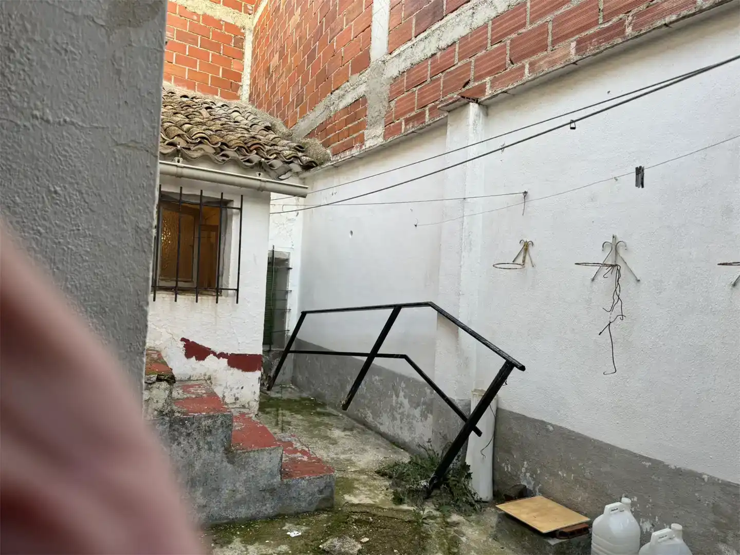 Vista exterior de Casa adosada en venta en El Provencio   con Amueblado, Horno y Lavadora