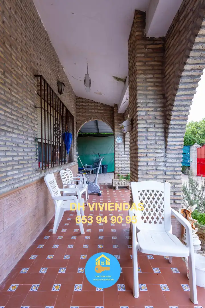 Houses for sale in Dos Hermanas  with Air Conditioner, Private garden and Terrace