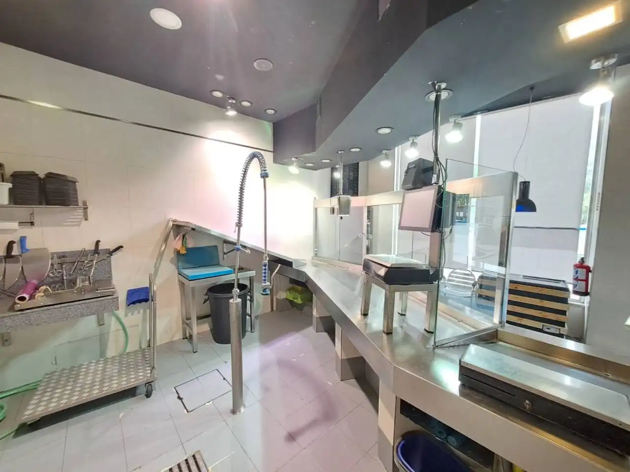 Cuina de Local en venda en Burgos amb Aire condicionat