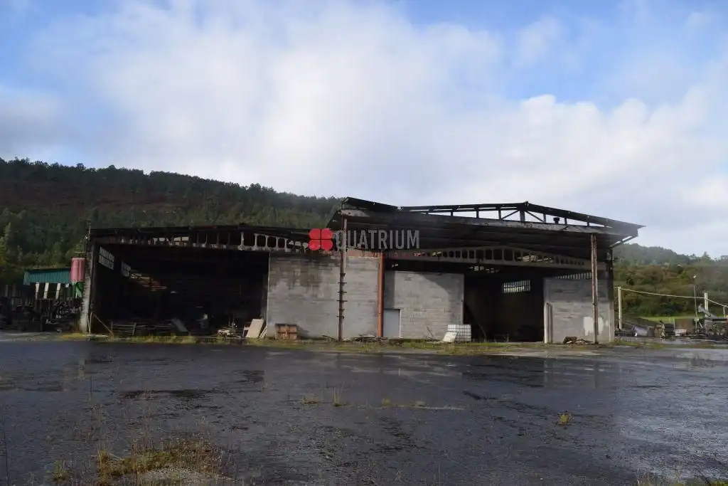 Exterior view of Industrial buildings for sale in Vimianzo