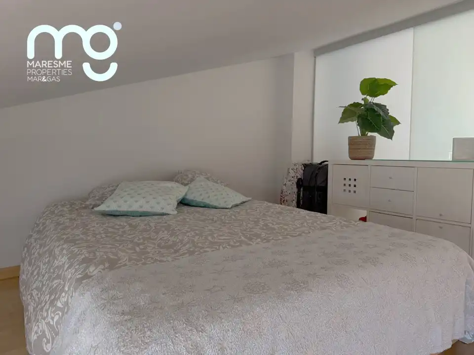 Habitación de Casa adosada en venta en Premià de Mar con Aire acondicionado, Calefacción y Jardín privado