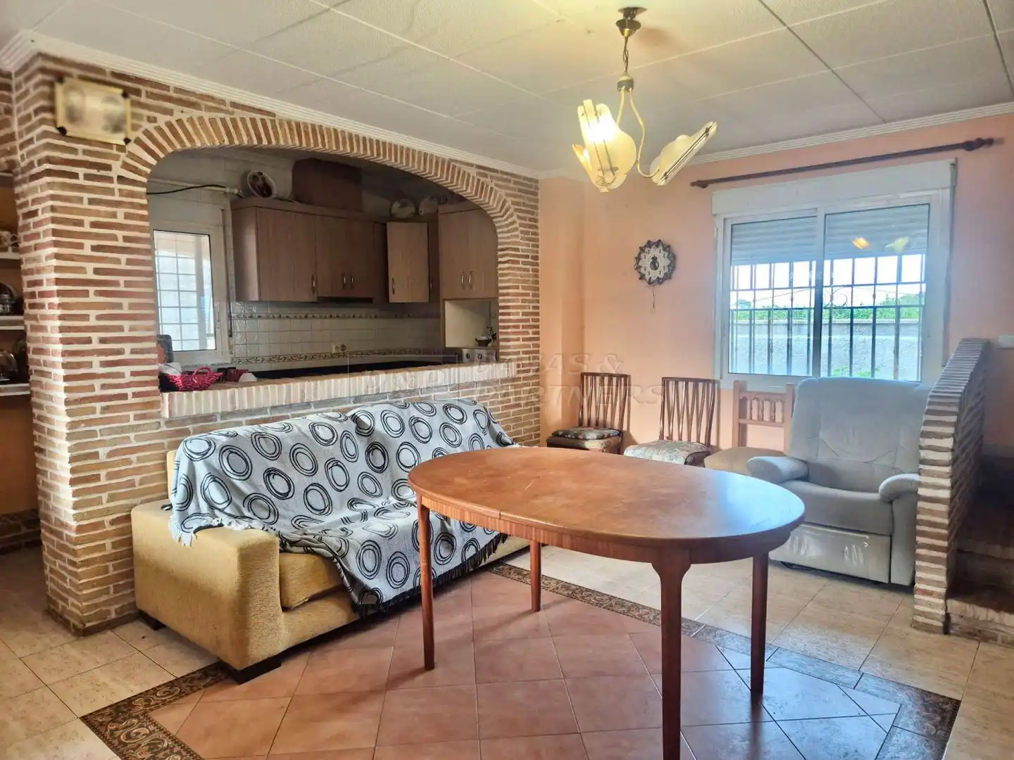 Sala d'estar de Casa o xalet en venda en Orihuela amb Jardí privat, Terrassa i Piscina