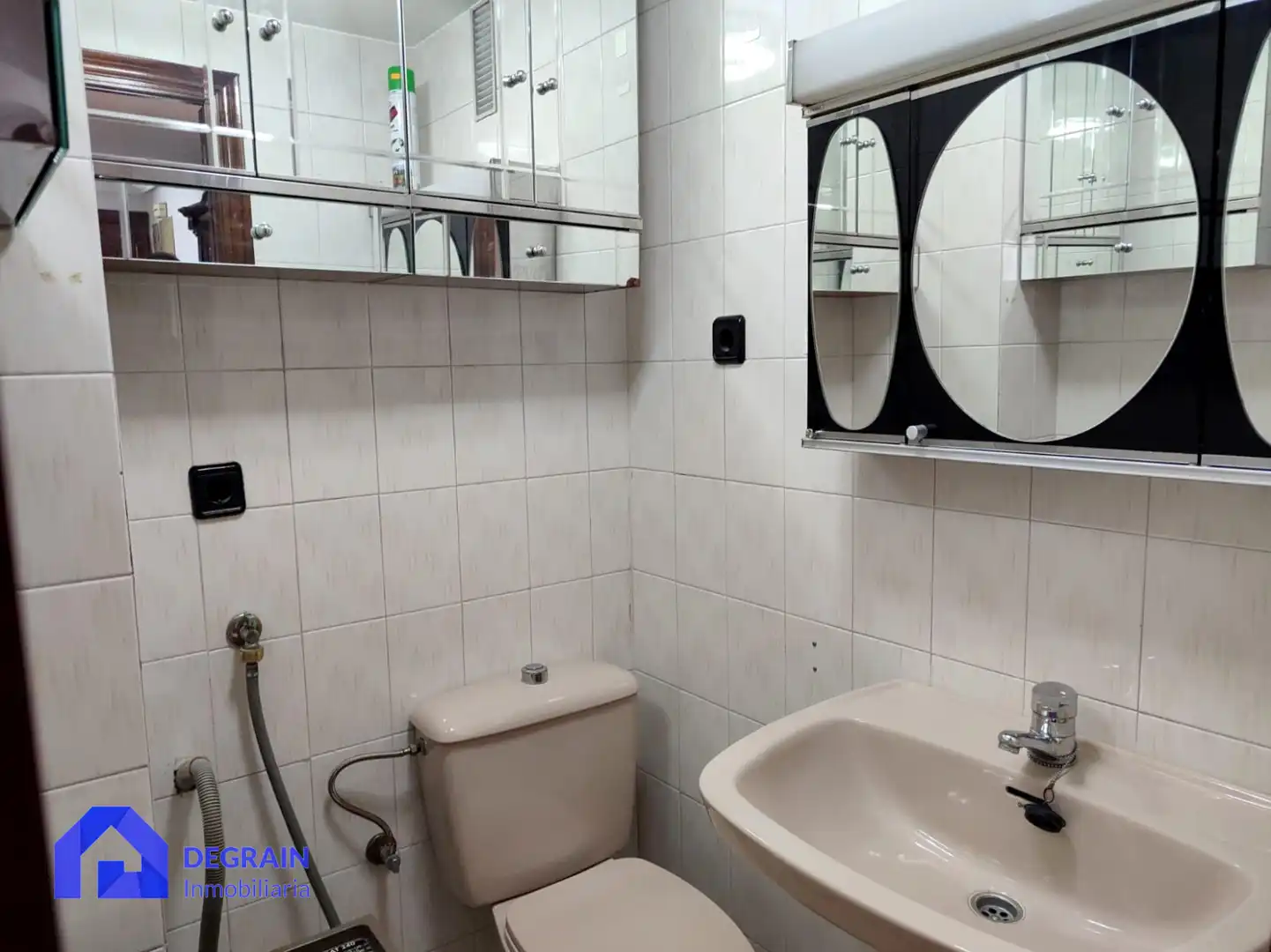 Badezimmer von Wohnung zum Verkauf in Oviedo  mit Heizung und Abstellraum