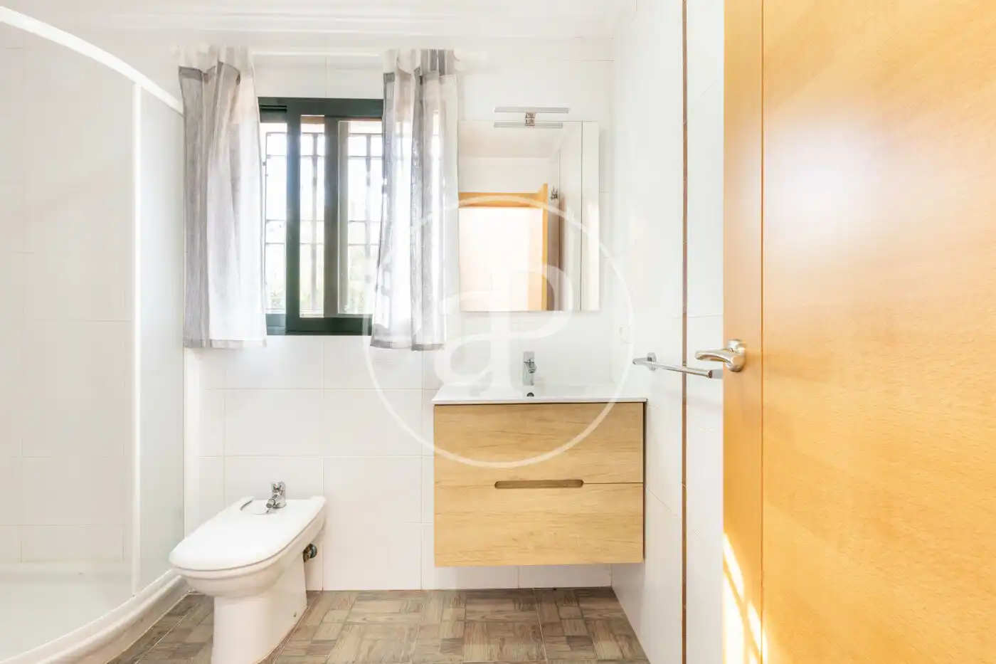 Baño de Finca rústica en venta en Torrent con Aire acondicionado, Calefacción y Jardín privado