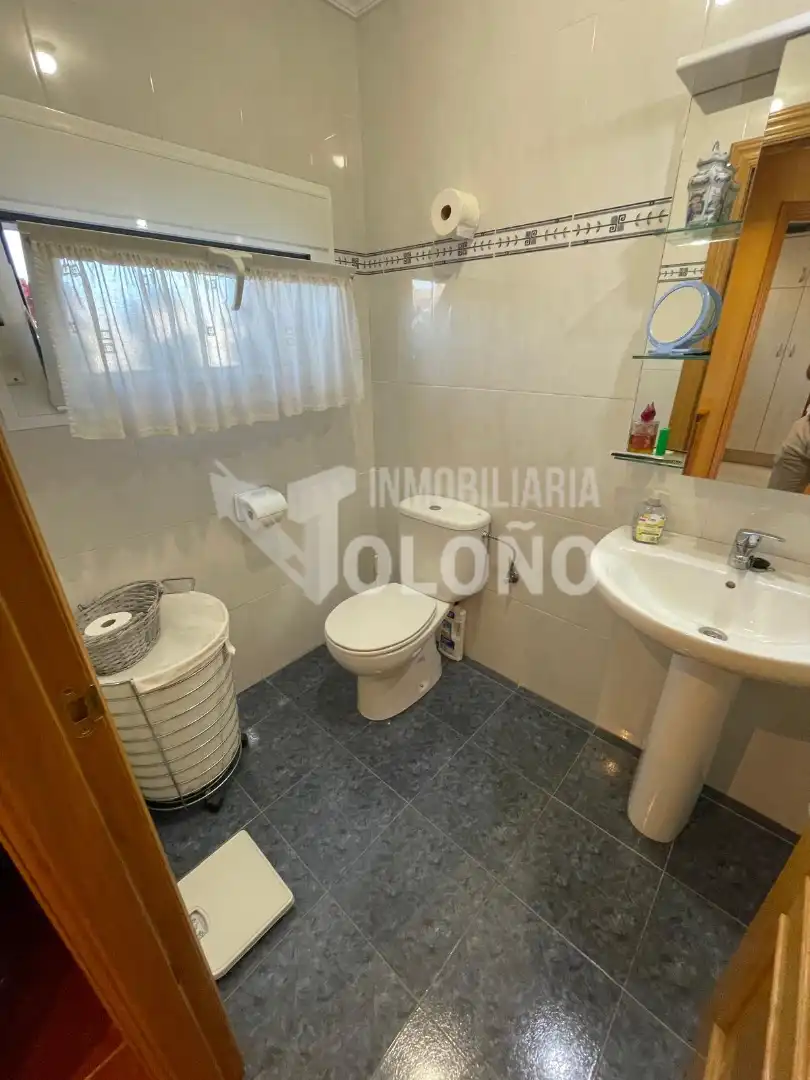 Baño de Casa o chalet en venta en Alesanco con Calefacción, Jardín privado y Parquet
