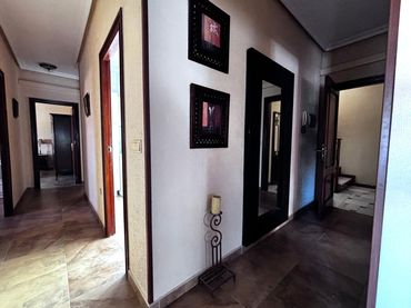 Casa con balcón en venta en Calle de Joaquín Ortuño
