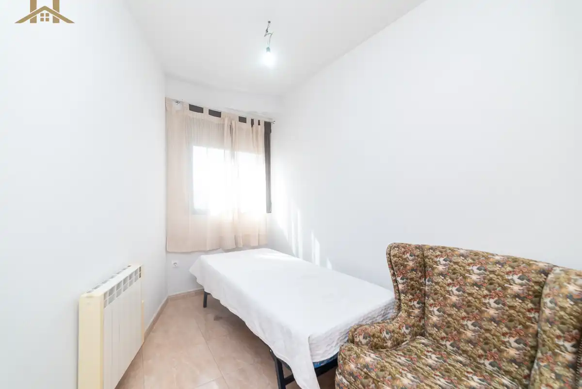 Bedroom of Flat for sale in La Adrada   with Heating and Balcony