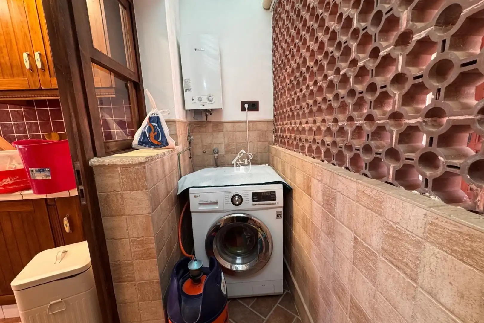 Baño de Dúplex de alquiler en Guardamar del Segura con Aire acondicionado, Terraza y Amueblado