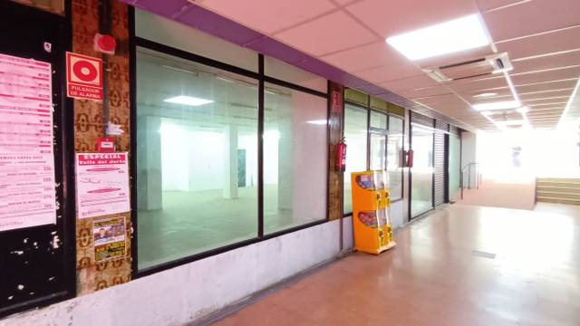 Local comercial en Alquiler en Calle Garcilaso en La Alhóndiga