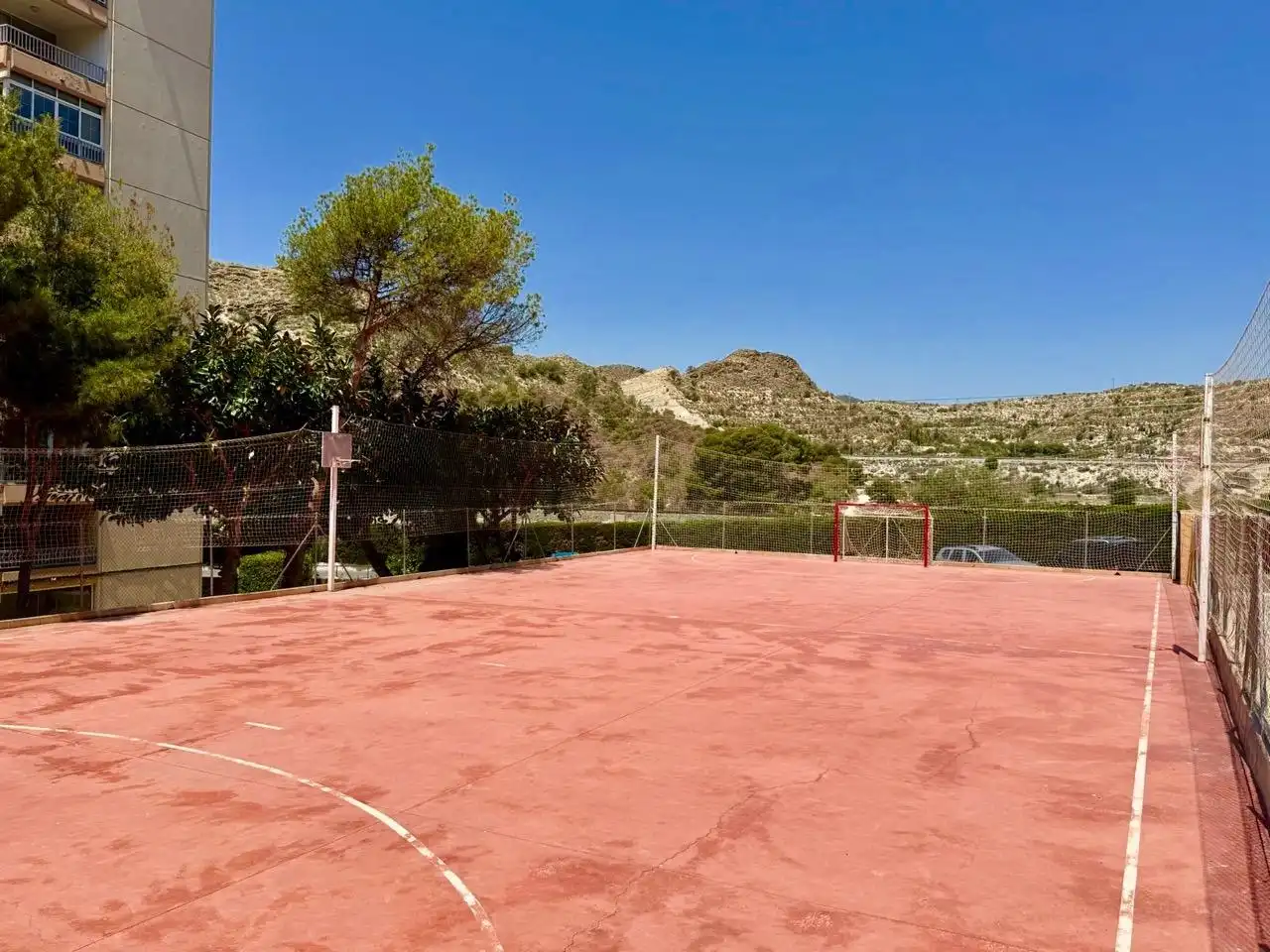 Vista exterior de Apartament en venda en Villajoyosa / La Vila Joiosa amb Jardí privat, Terrassa i Balcó
