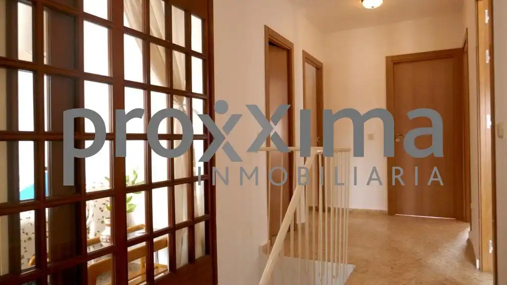 Houses for sale in Sevilla  with Air Conditioner, Terrace and Storage room