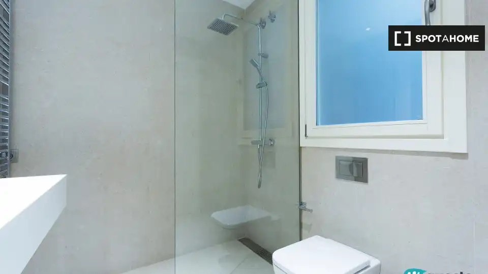 Appartamento con terrazza in affitto a Ciutat Vella, imagen 7