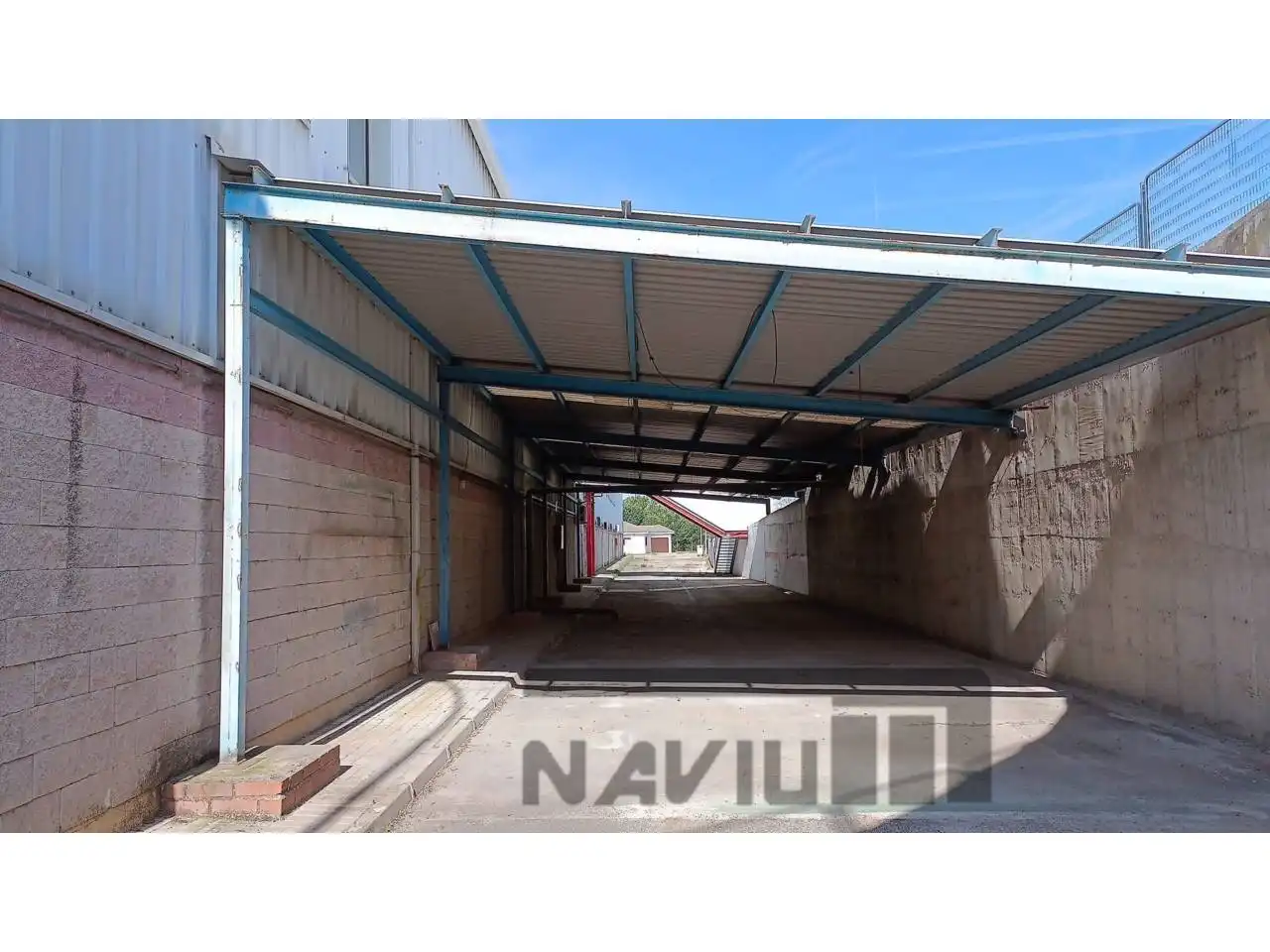 Aparcament de Nau industrial en venda en Navalcarnero amb Calefacció i Alarma