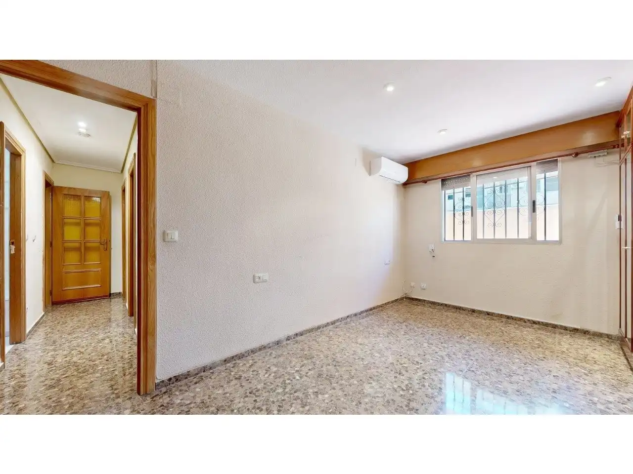 Habitación de Piso en venta en Valencia con Aire acondicionado, Calefacción y Jardín privado