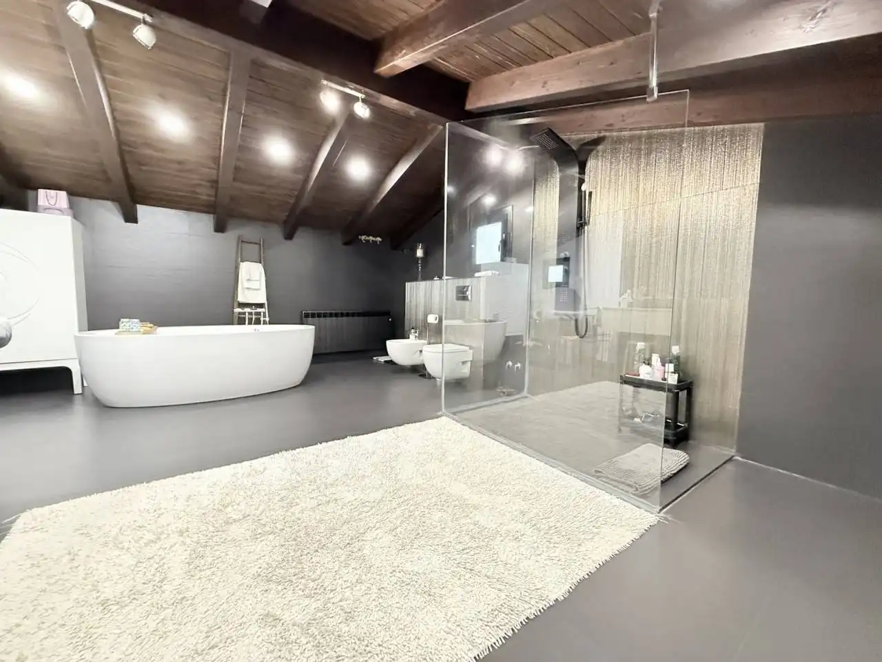 Bathroom of Houses for sale in Santa Maria de Palautordera  with Air Conditioner, Heating and Terrace