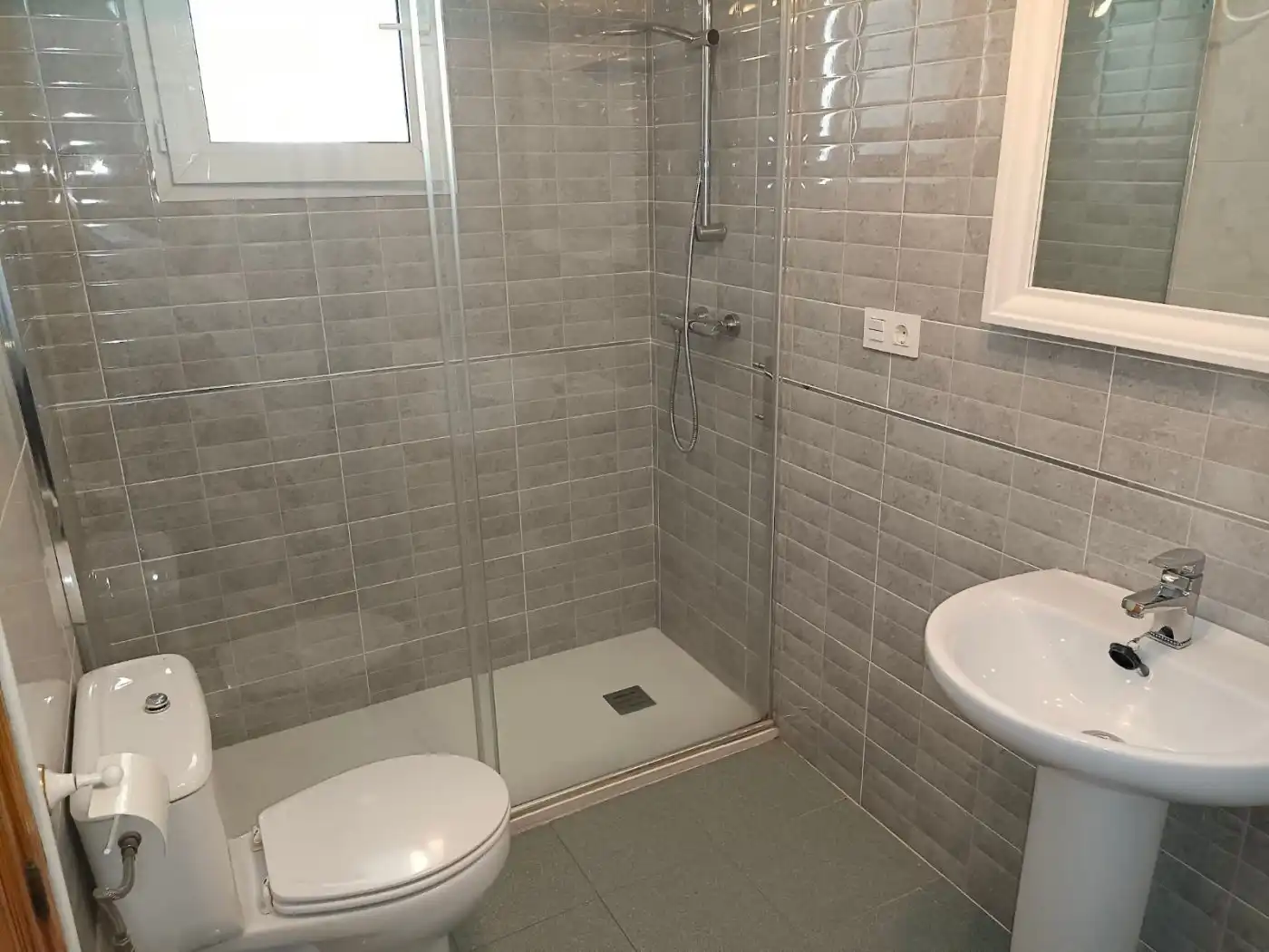 Flat for rent in Avenida CADIZ, Barrio de Zaidín
