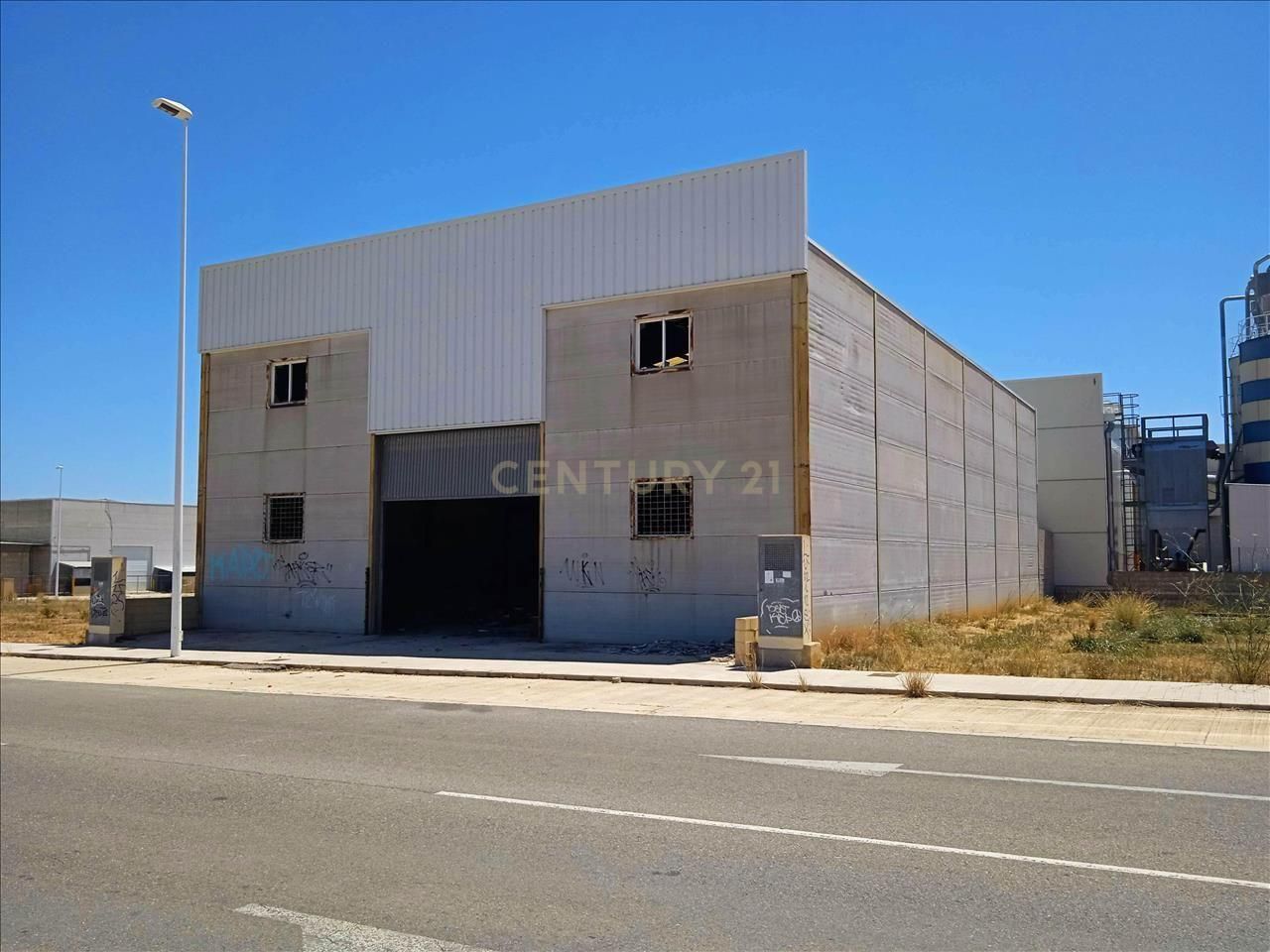 Vista exterior de Nau industrial en venda en Catadau