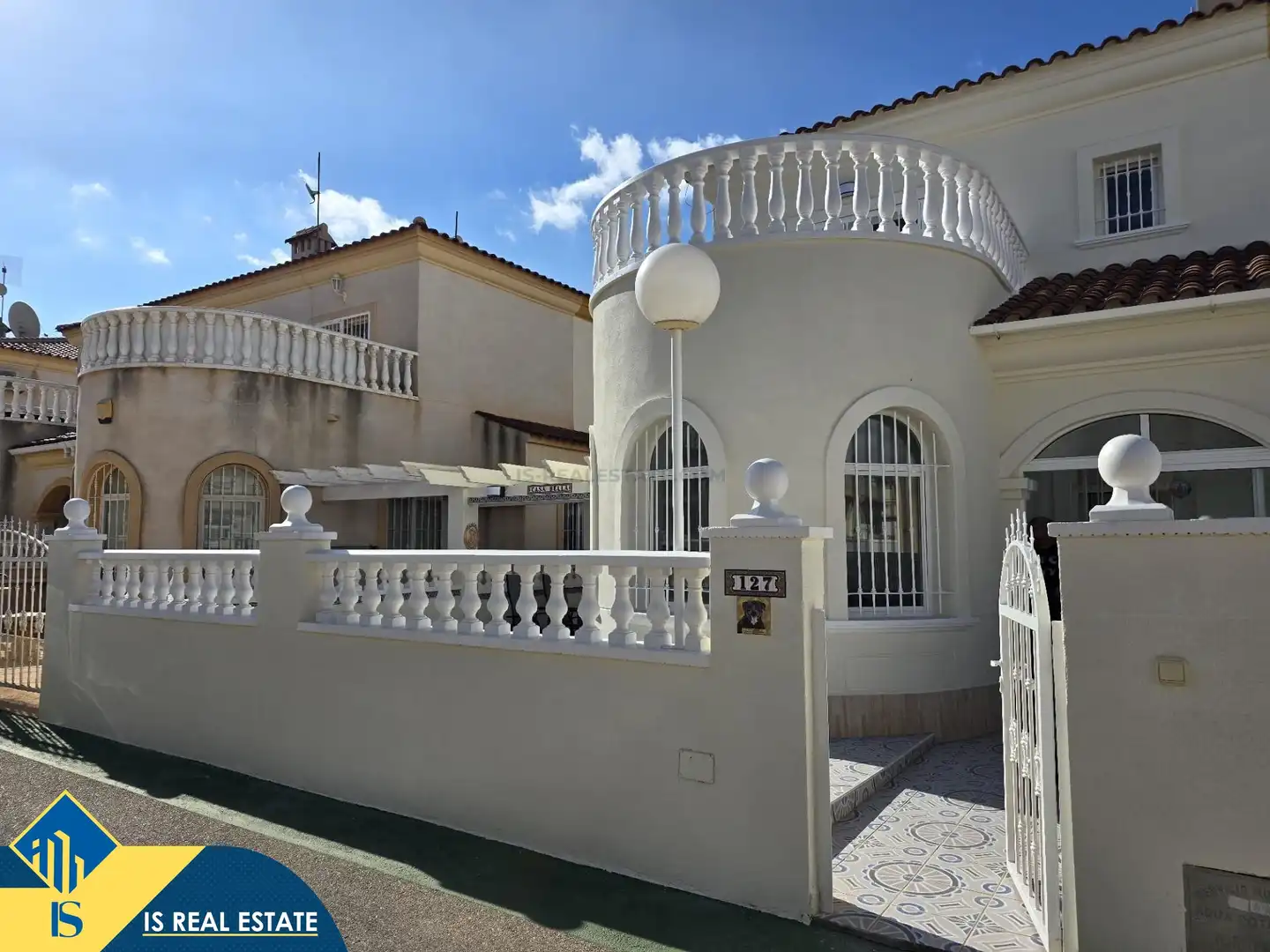 Vista exterior de Dúplex en venta en Torrevieja con Terraza y Amueblado