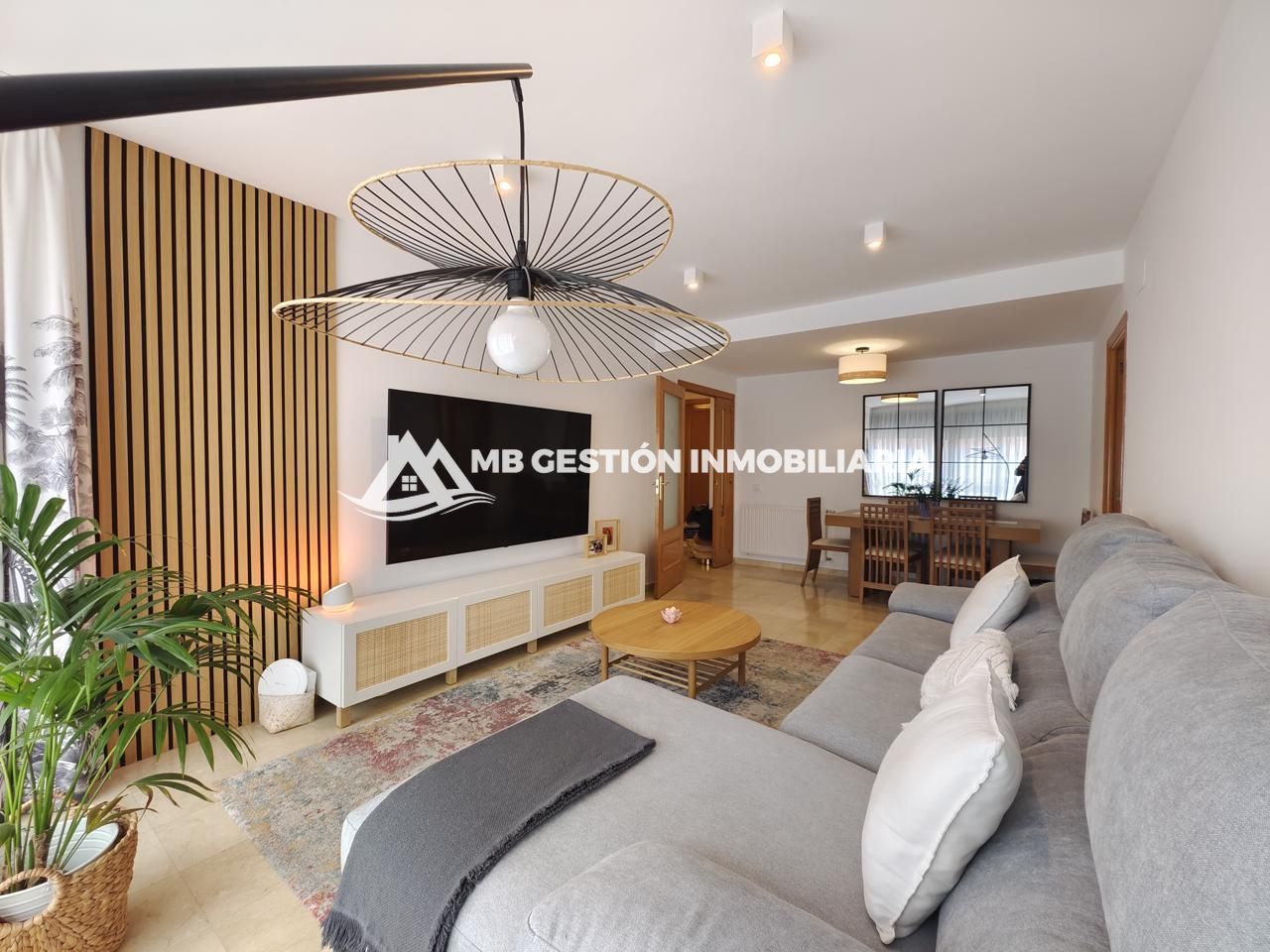 Living room of Flat for sale in Fuenlabrada  with Air Conditioner, Heating and Parquet flooring